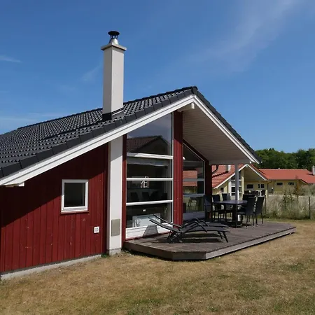 Feriehus Retreat In Grobenbrode With Fireplace *