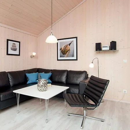 Retreat In Grobenbrode With Fireplace Feriehus Großenbrode