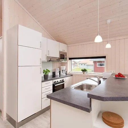 Feriehus Retreat In Grobenbrode With Fireplace *